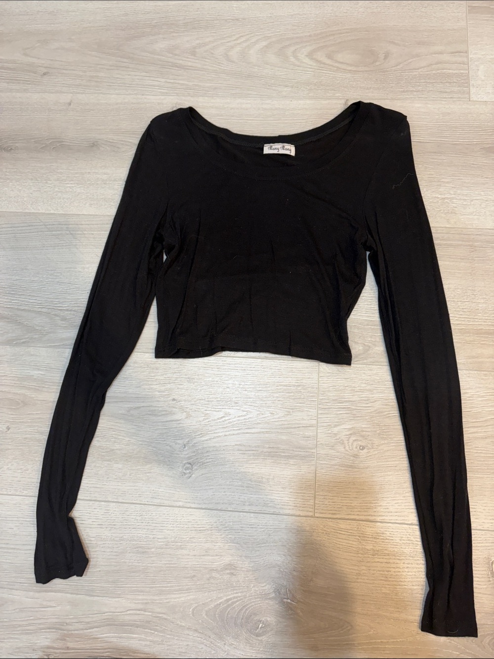 Long-Sleeve Black Cropped Tee